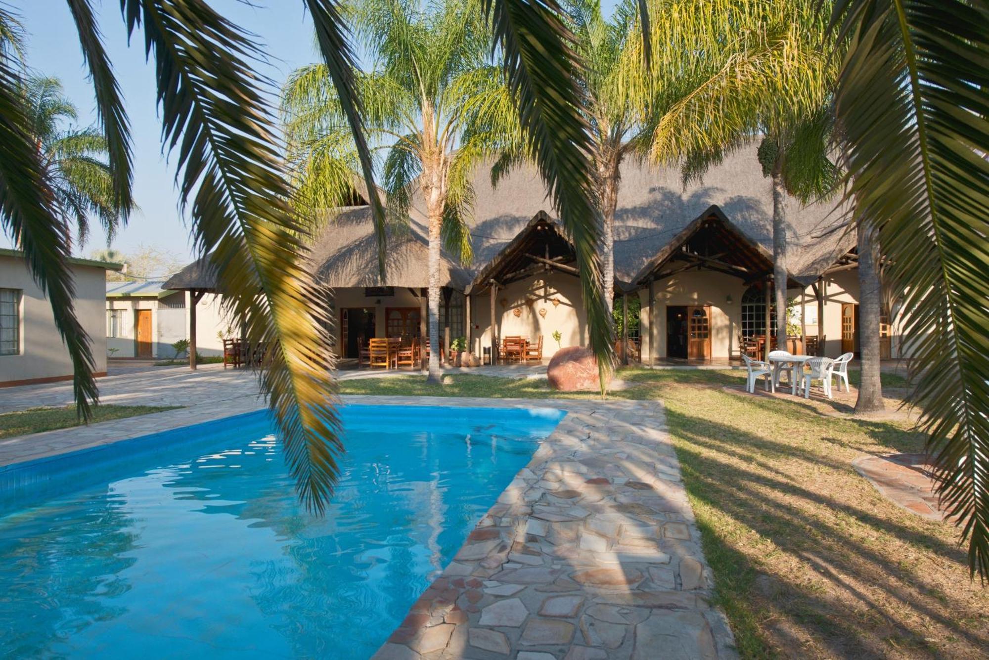 Oshakati Country Hotel Bagian luar foto