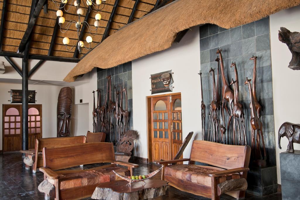 Oshakati Country Hotel Bagian luar foto
