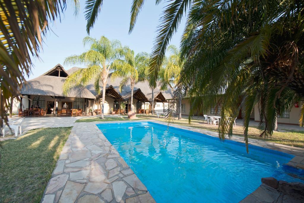 Oshakati Country Hotel Bagian luar foto