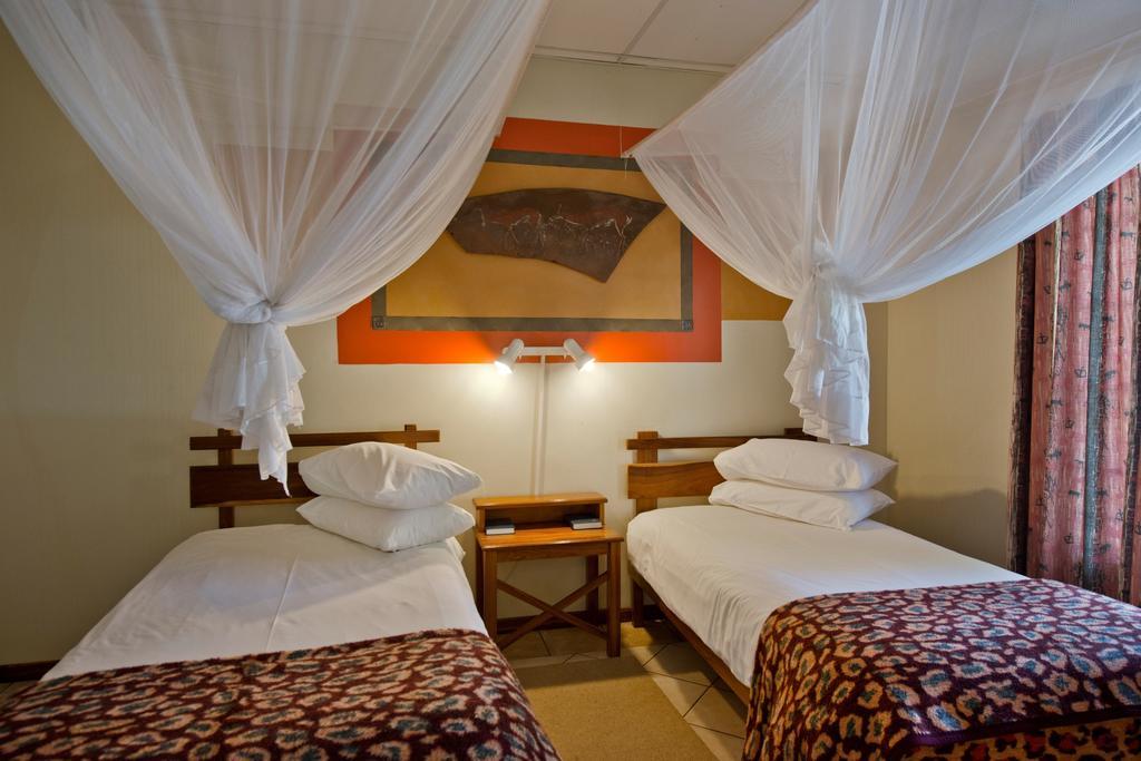 Oshakati Country Hotel Ruang foto