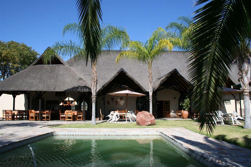 Oshakati Country Hotel Bagian luar foto