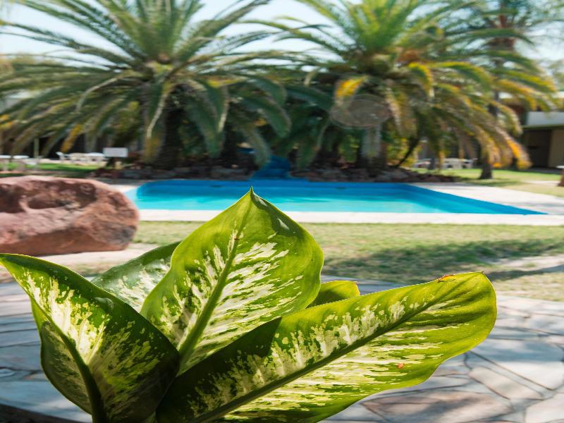 Oshakati Country Hotel Bagian luar foto