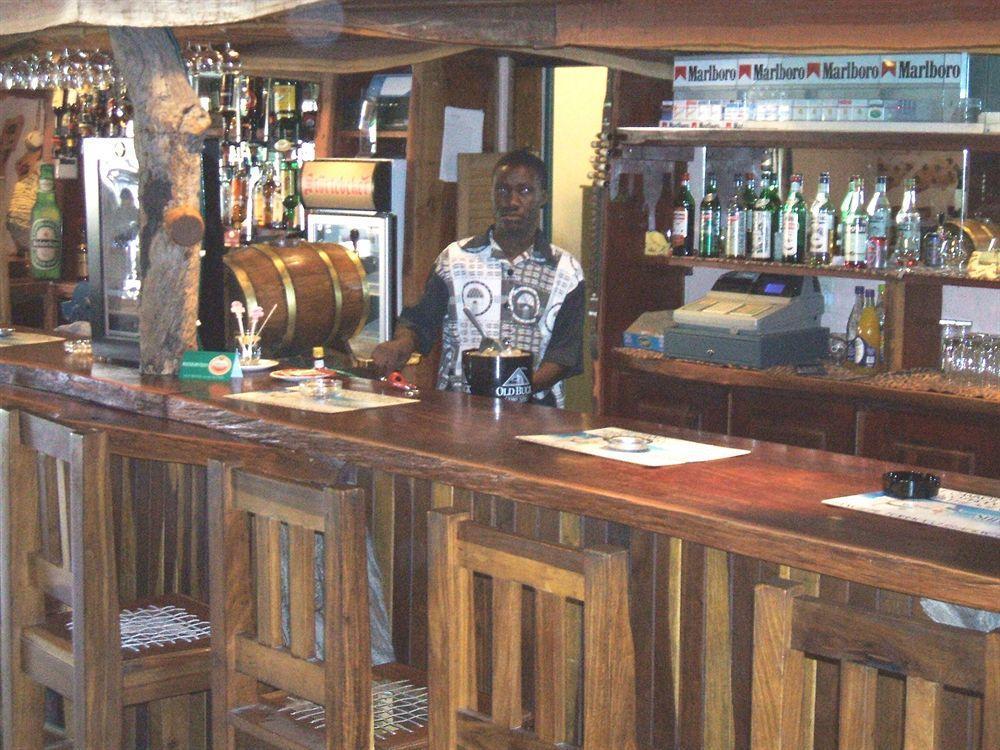 Oshakati Country Hotel Bagian luar foto